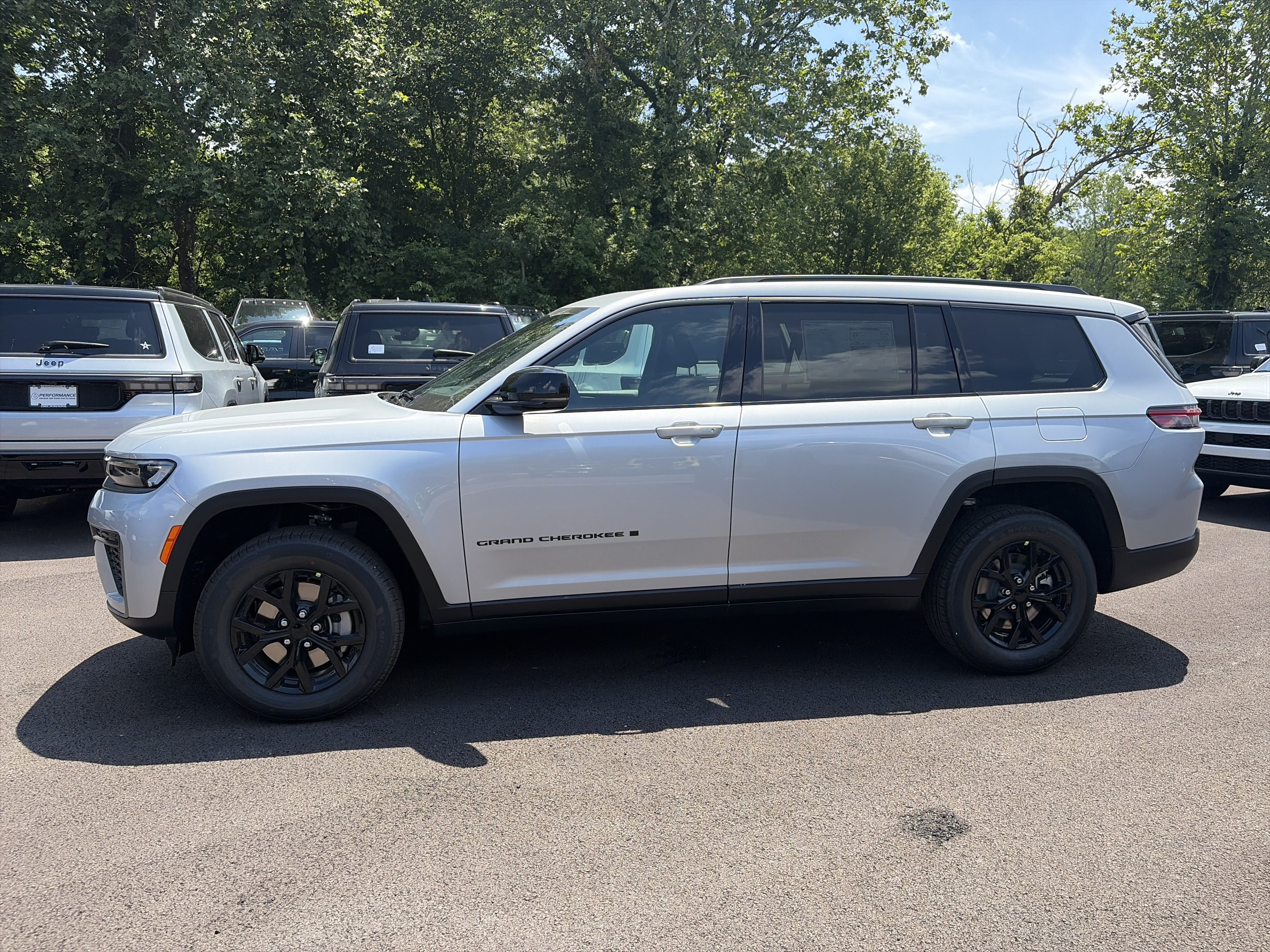 New 2026 Jeep Grand Cherokee L 4WD image 26