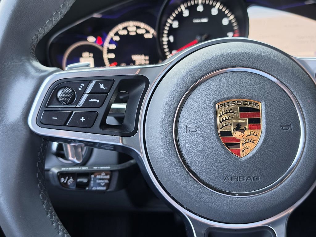 Certified 2023 Porsche Cayenne Platinum Edition image 29