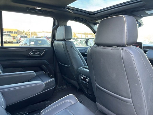 Used 2024 GMC Yukon XL SLT w/ SLT Premium Package image 27