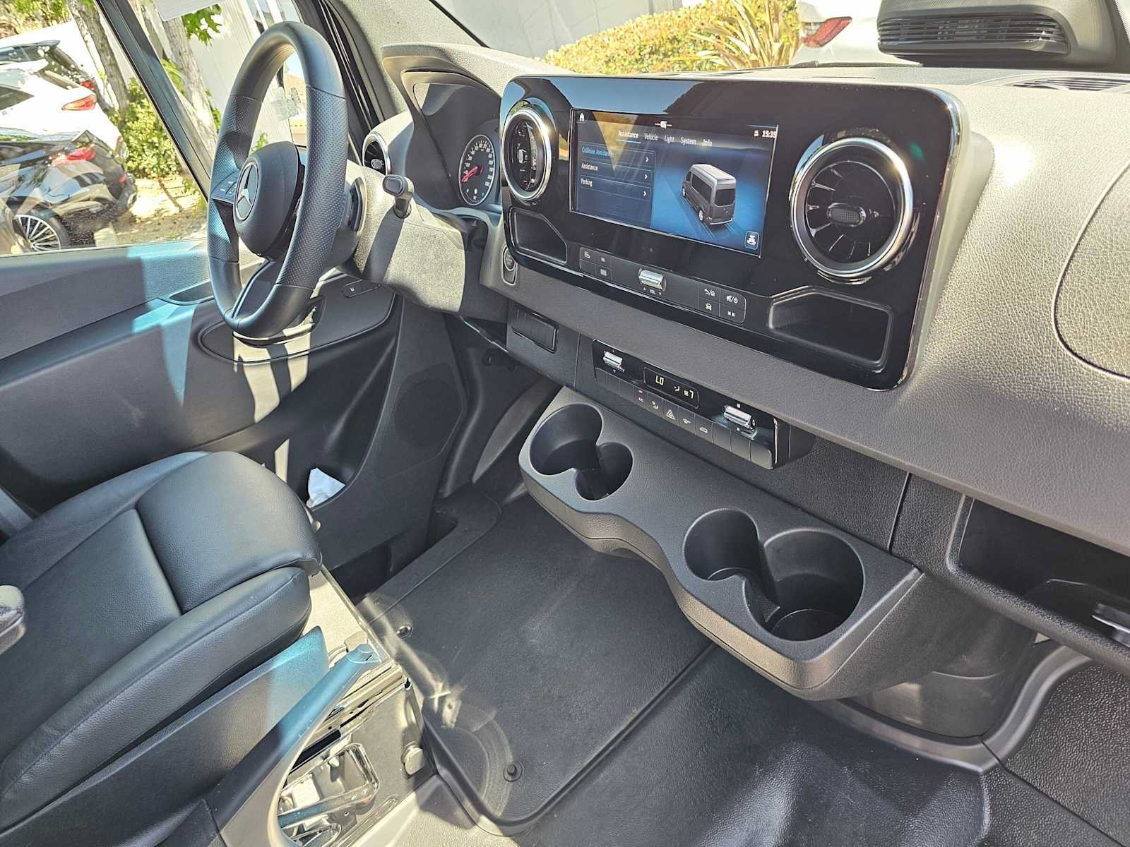 Used 2025 Mercedes-Benz Sprinter 2500 image 12