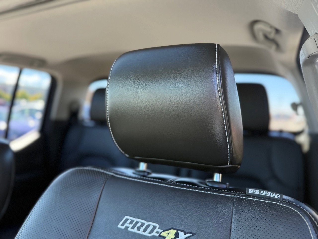 Used 2015 Nissan Frontier PRO-4X image 16