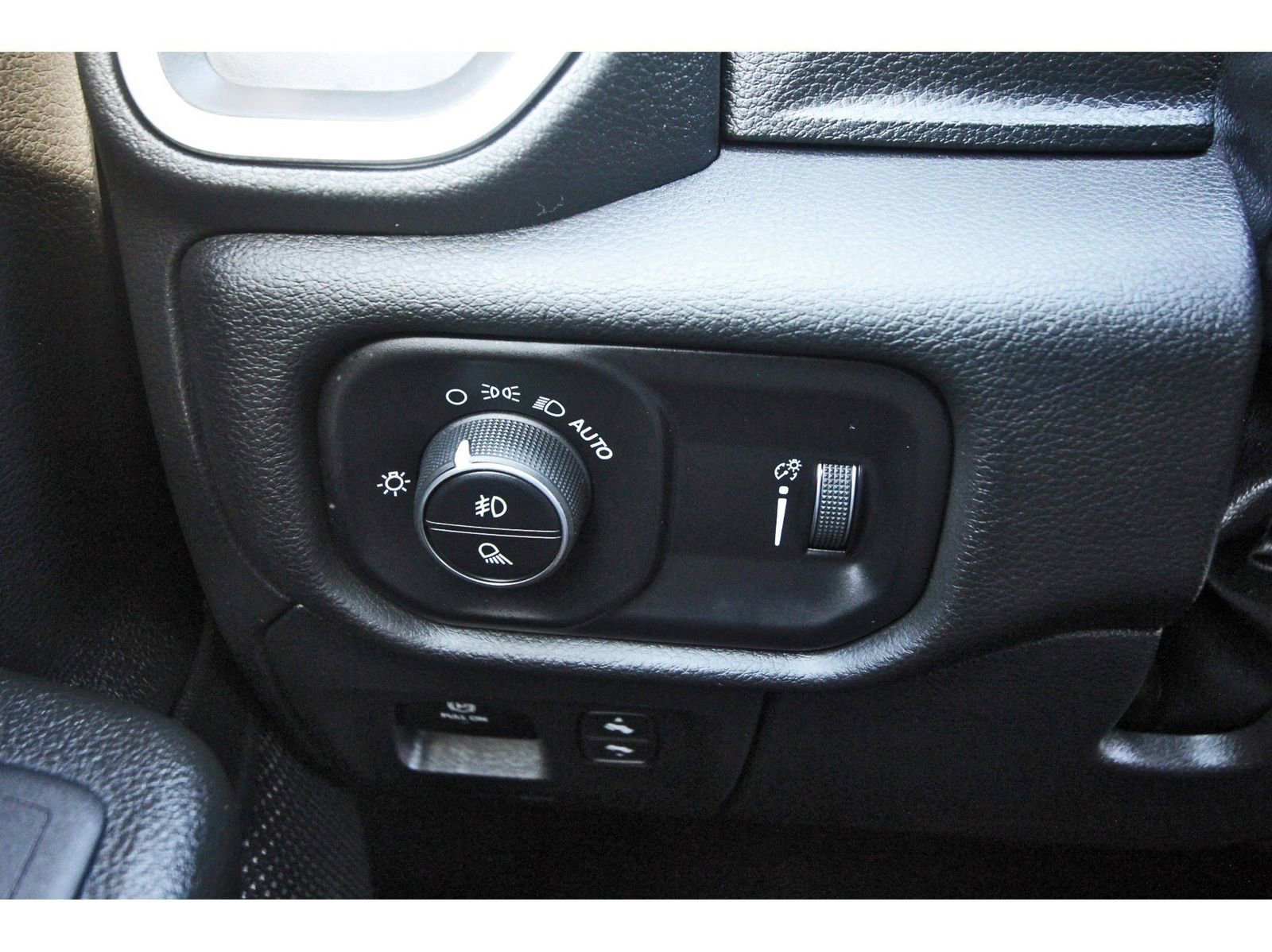 Used 2024 RAM 1500 Lone Star image 22