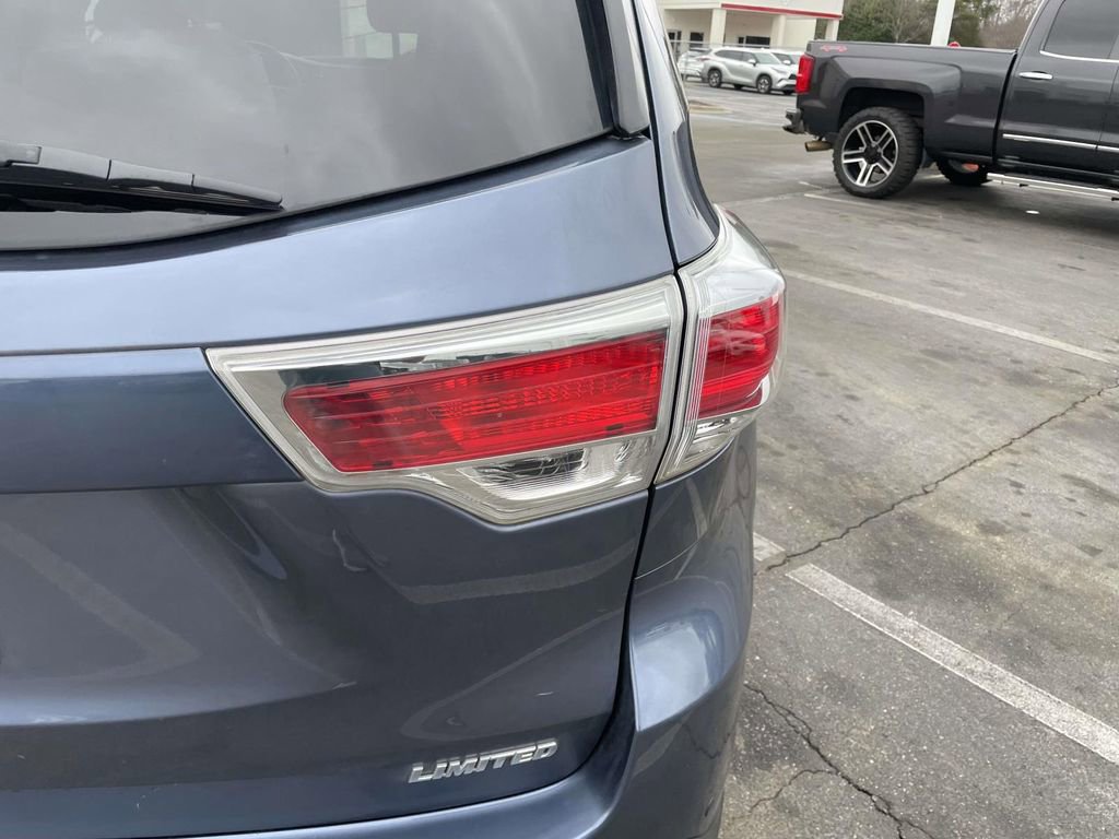 Used 2016 Toyota Highlander Limited image 17