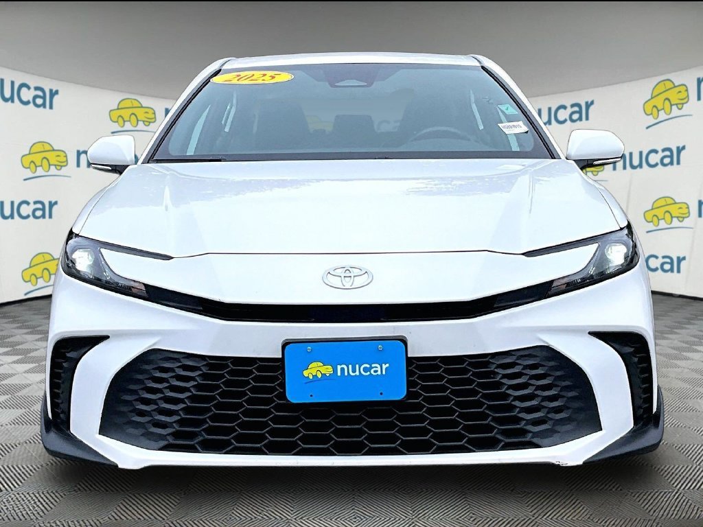 Used 2025 Toyota Camry SE FWD image 2