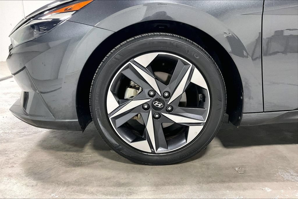 Used 2023 Hyundai Elantra SEL w/ Convenience Package FWD image 10