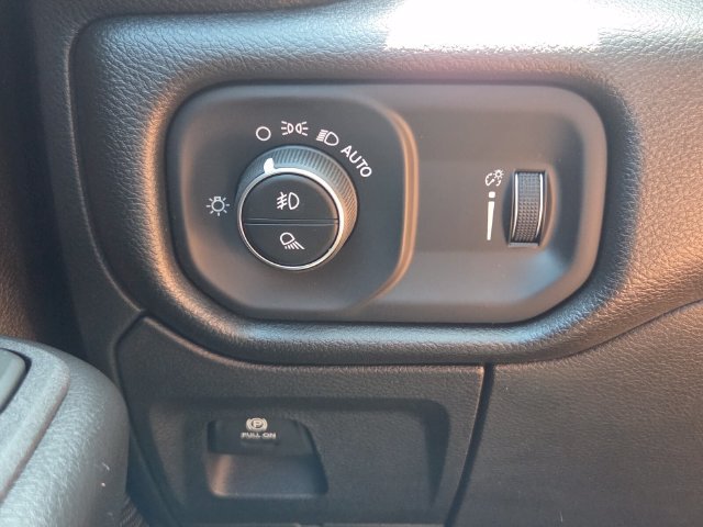 New 2026 RAM 1500 Express AWD/4WD image 21