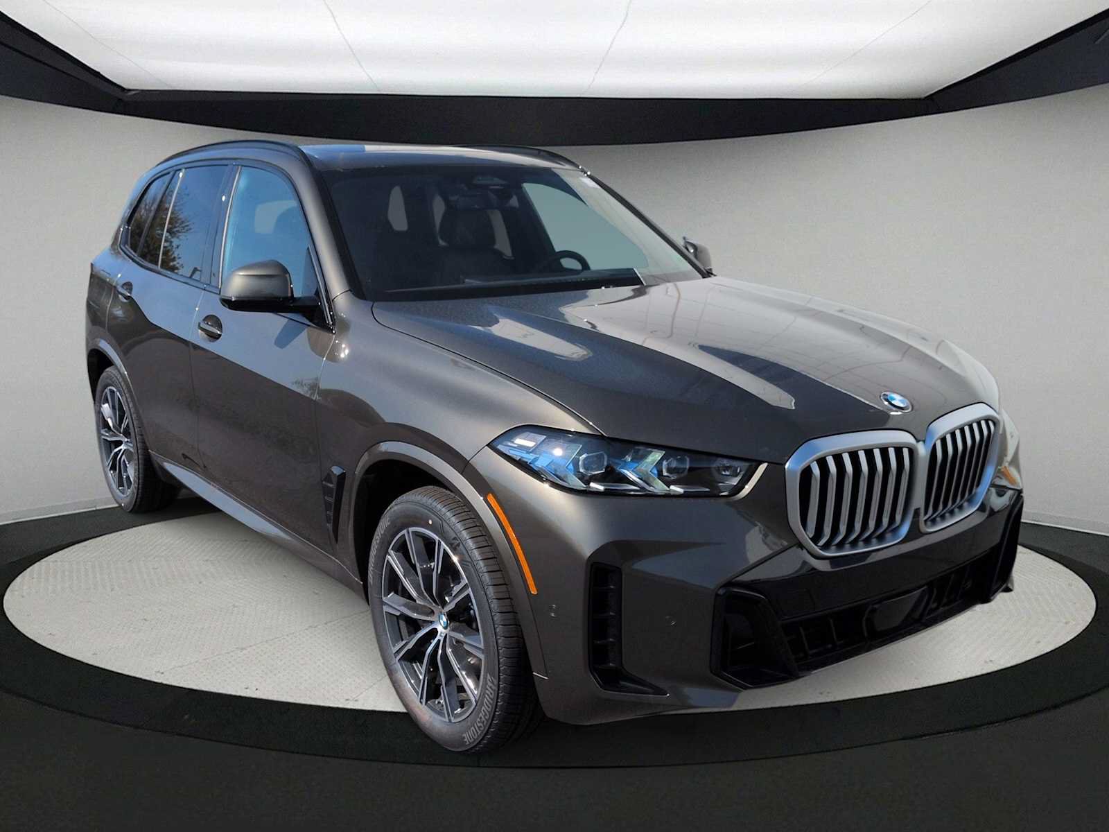 Used 2026 BMW X5 xDrive40i w/ M Sport Package AWD/4WD image 2