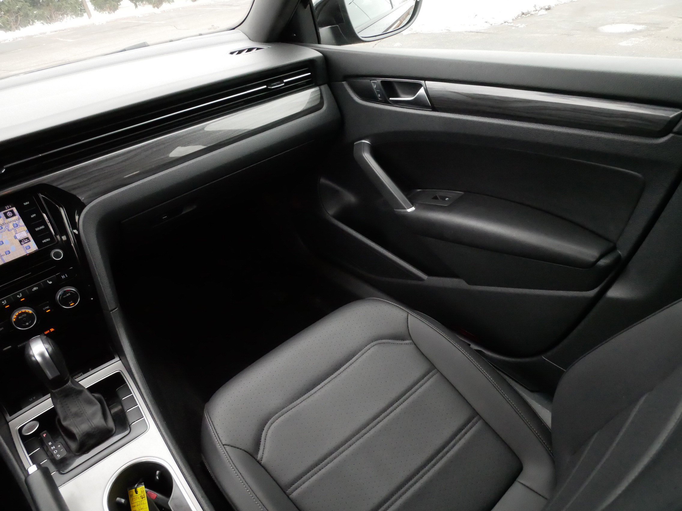 Used 2021 Volkswagen Passat 2.0T R-Line image 11