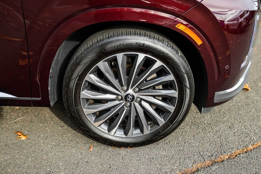 Used 2023 Hyundai Palisade Calligraphy image 6