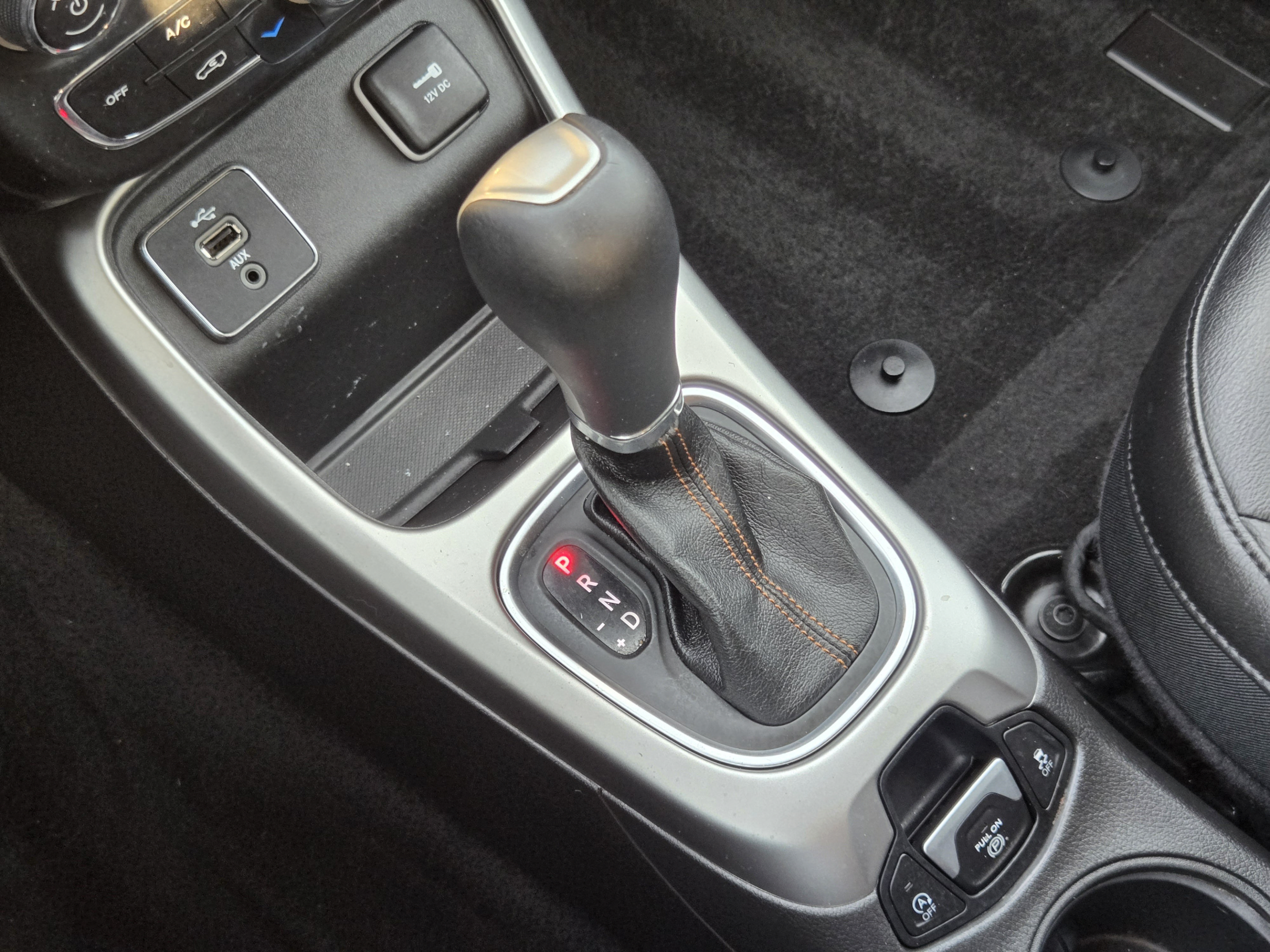 Used 2018 Jeep Compass Latitude FWD image 16