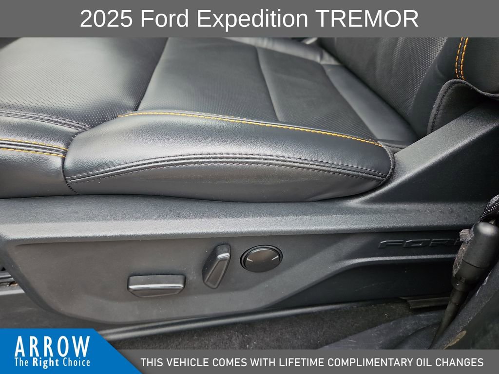 Used 2025 Ford Expedition Tremor AWD/4WD image 23