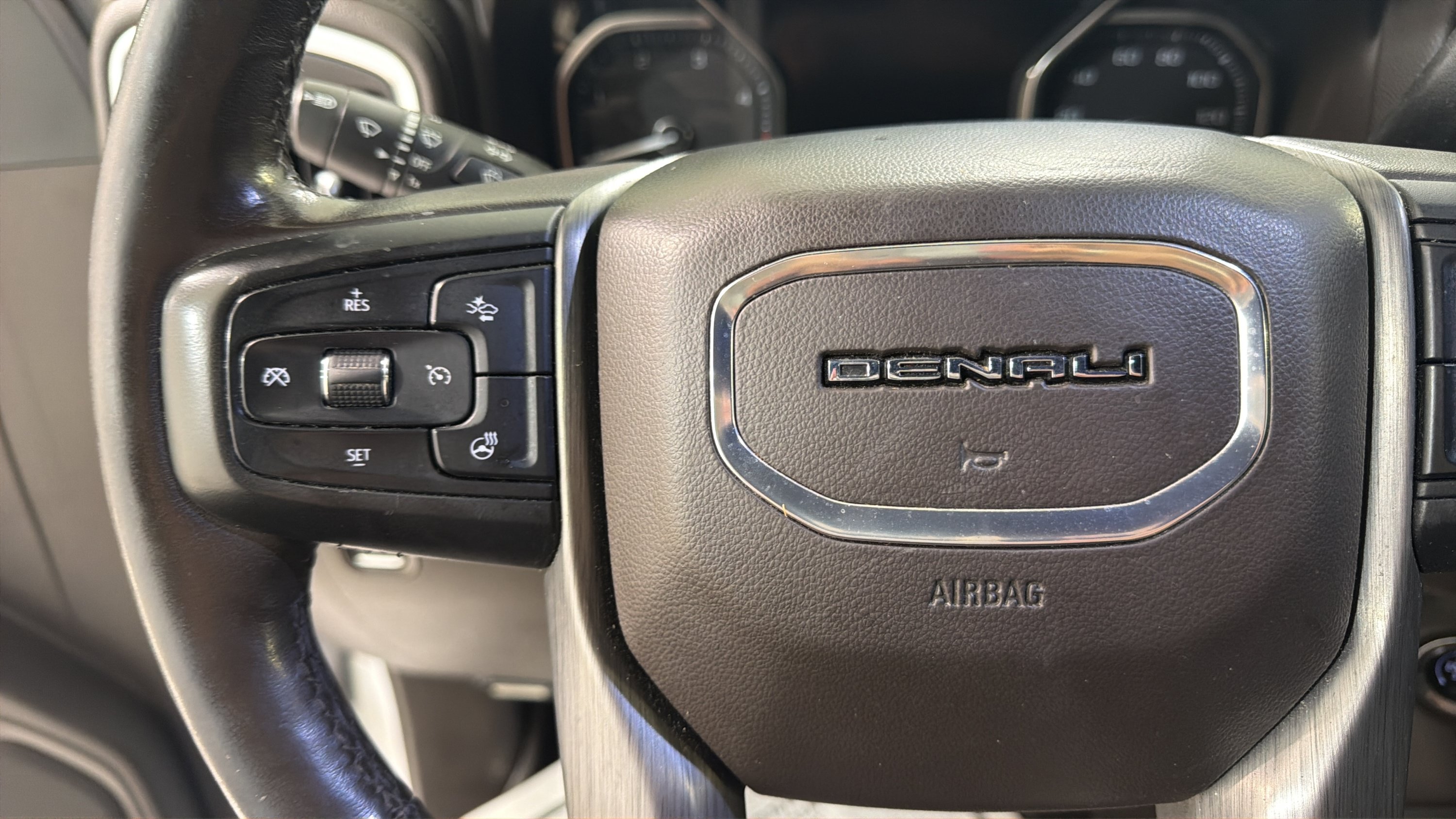 Used 2020 GMC Sierra 2500 Denali w/ Technology Package AWD/4WD image 13