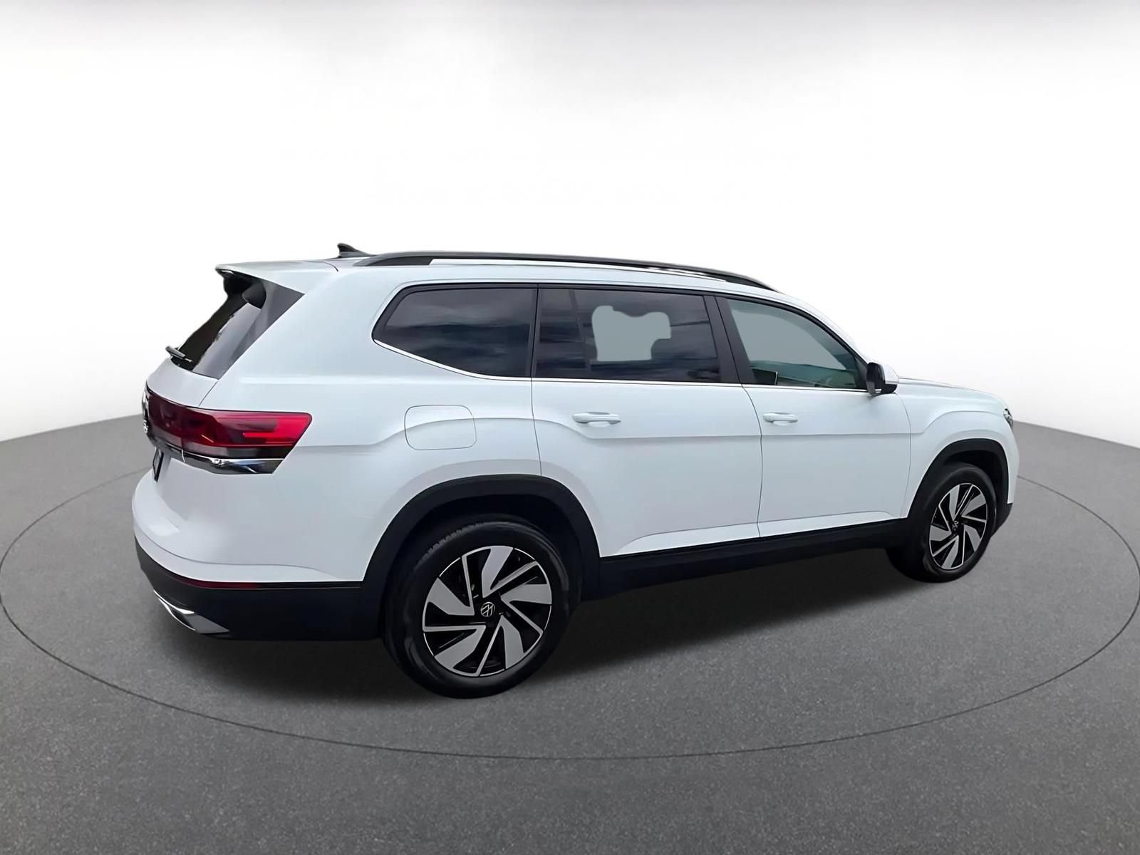 Used 2026 Volkswagen Atlas SE FWD image 14