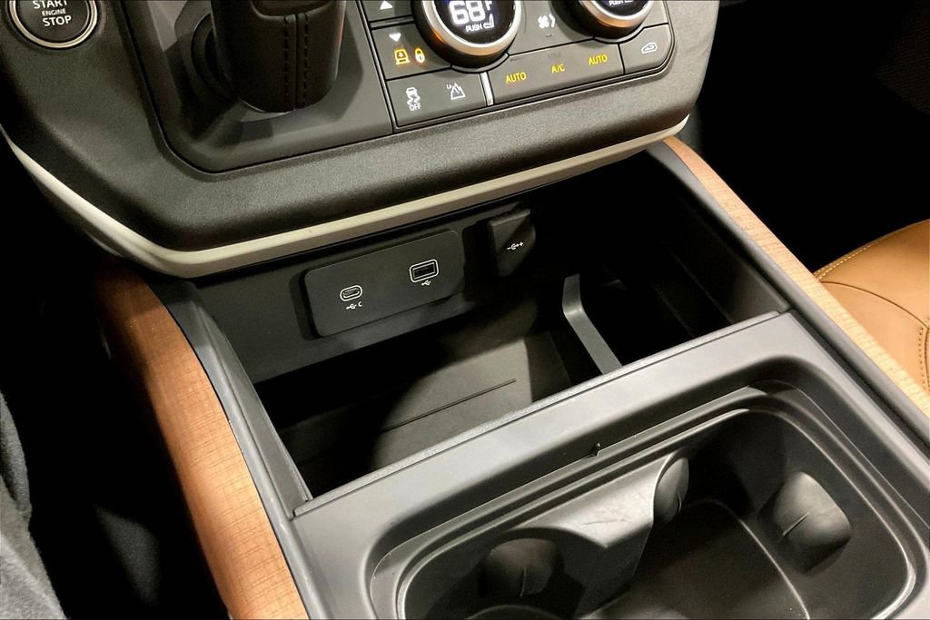 Used 2024 Land Rover Defender 130 S image 16