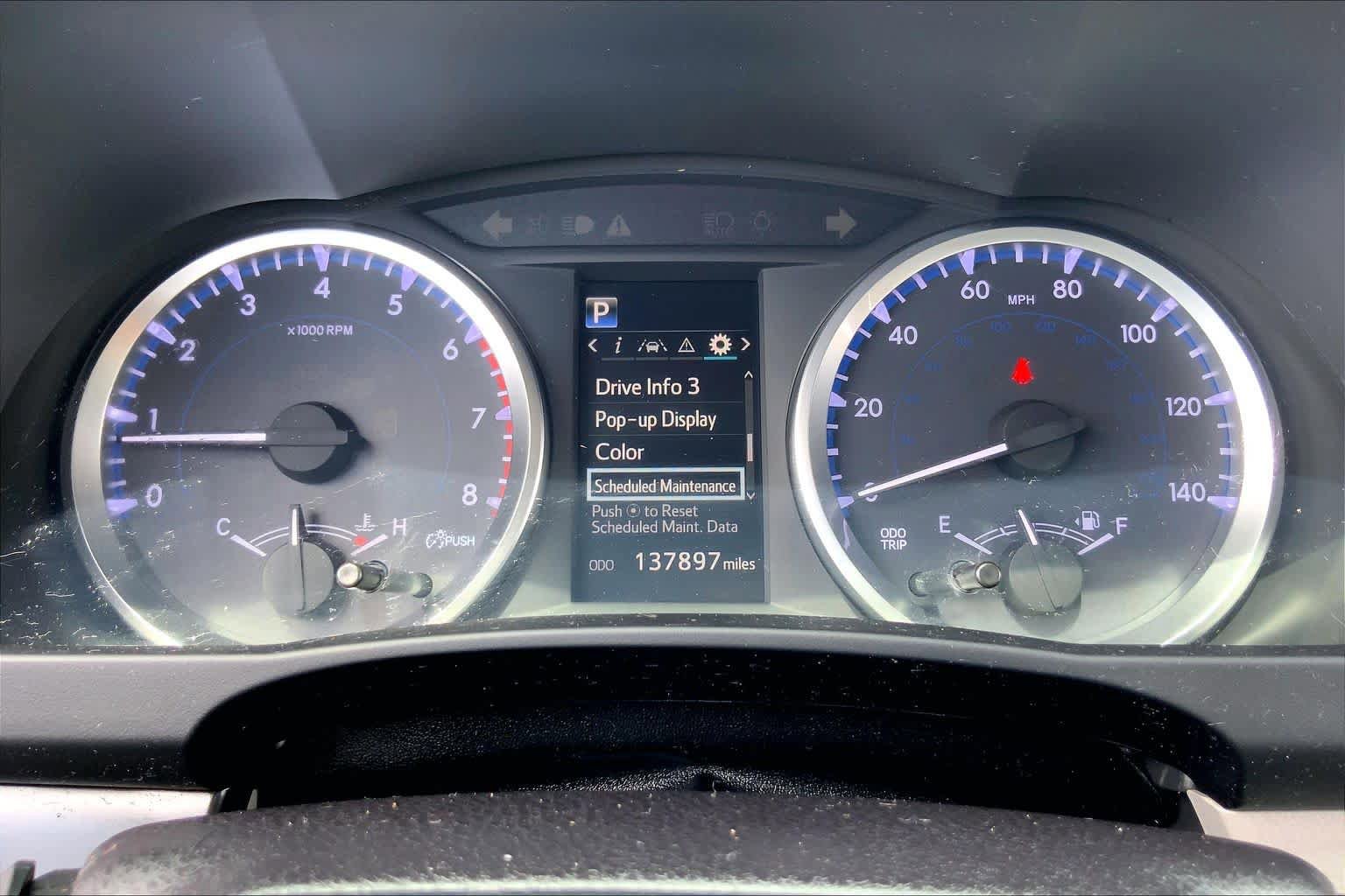Used 2017 Toyota Highlander LE FWD image 25