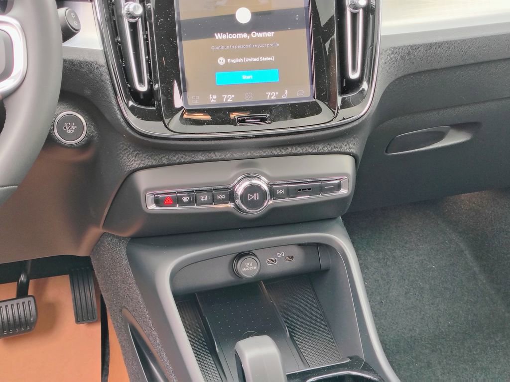 New 2026 Volvo XC40 B5 Ultra w/ Climate Package AWD/4WD image 24