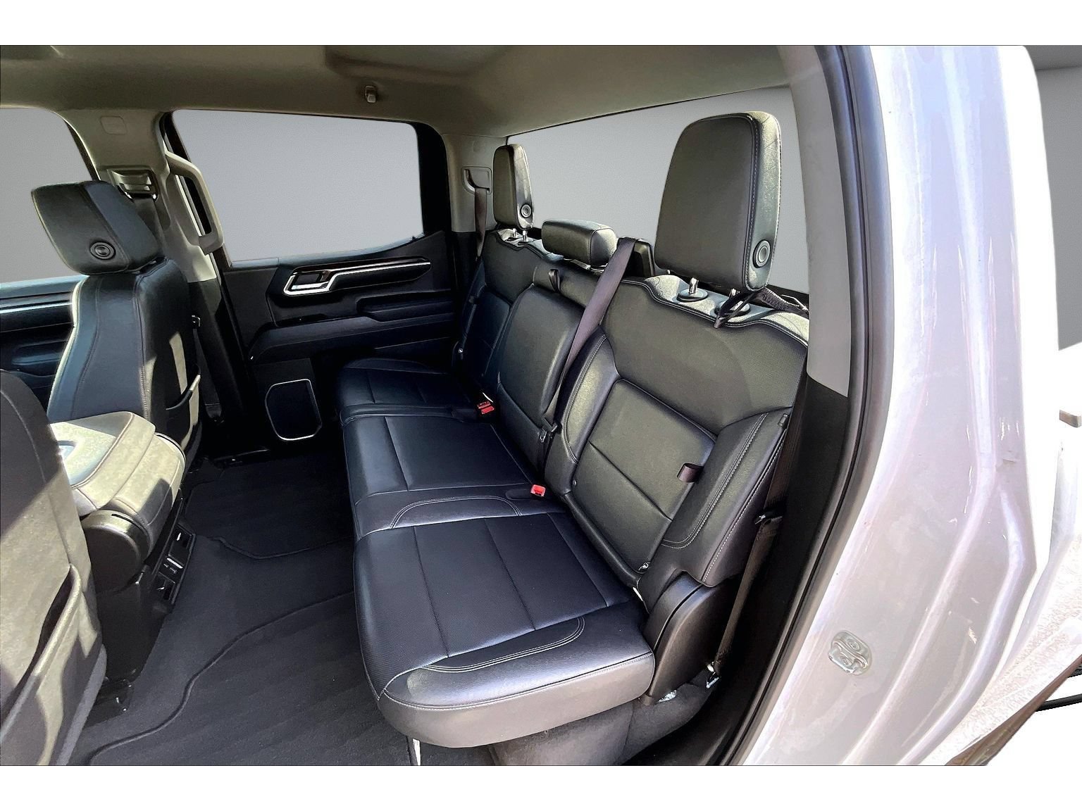 Used 2025 GMC Sierra 1500 SLT AWD/4WD image 36