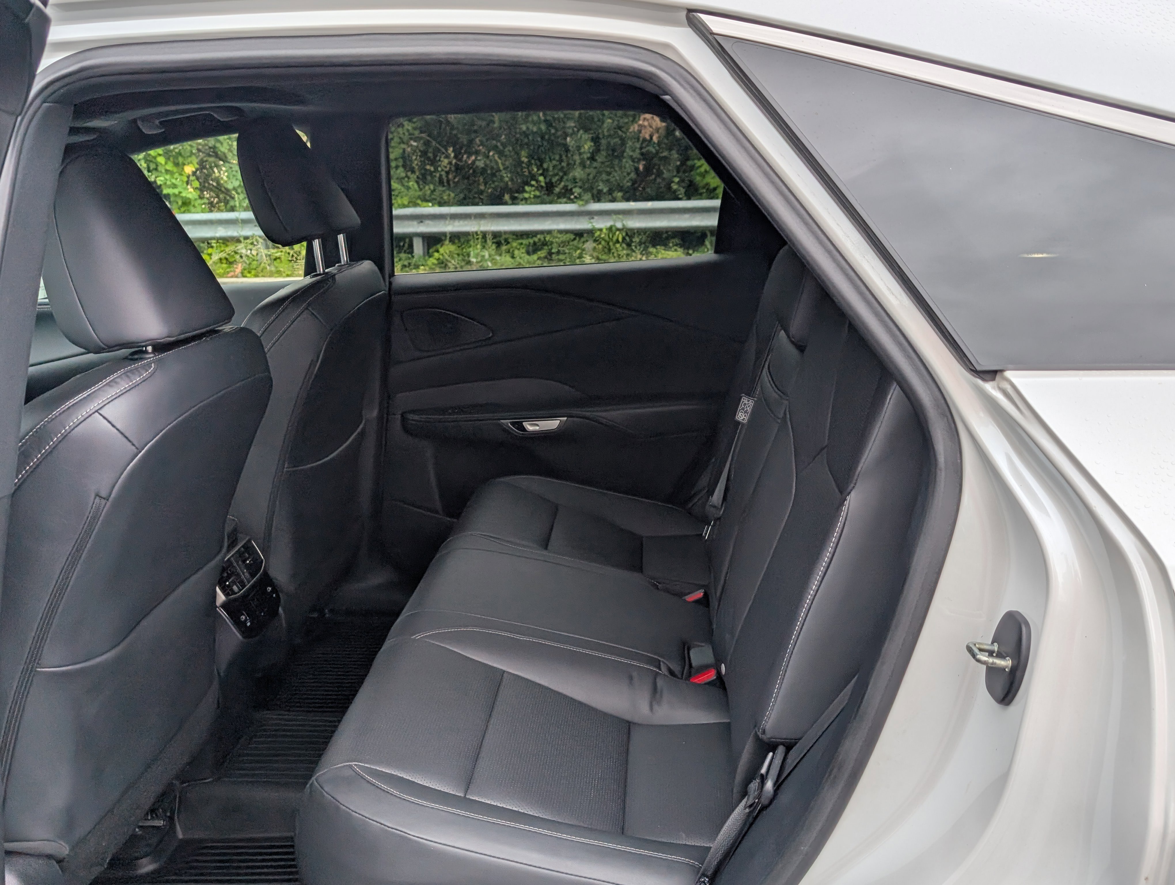 Certified 2023 Lexus RX 350 RX 350h Premium Plus w/ Accessory Package (2T) image 15