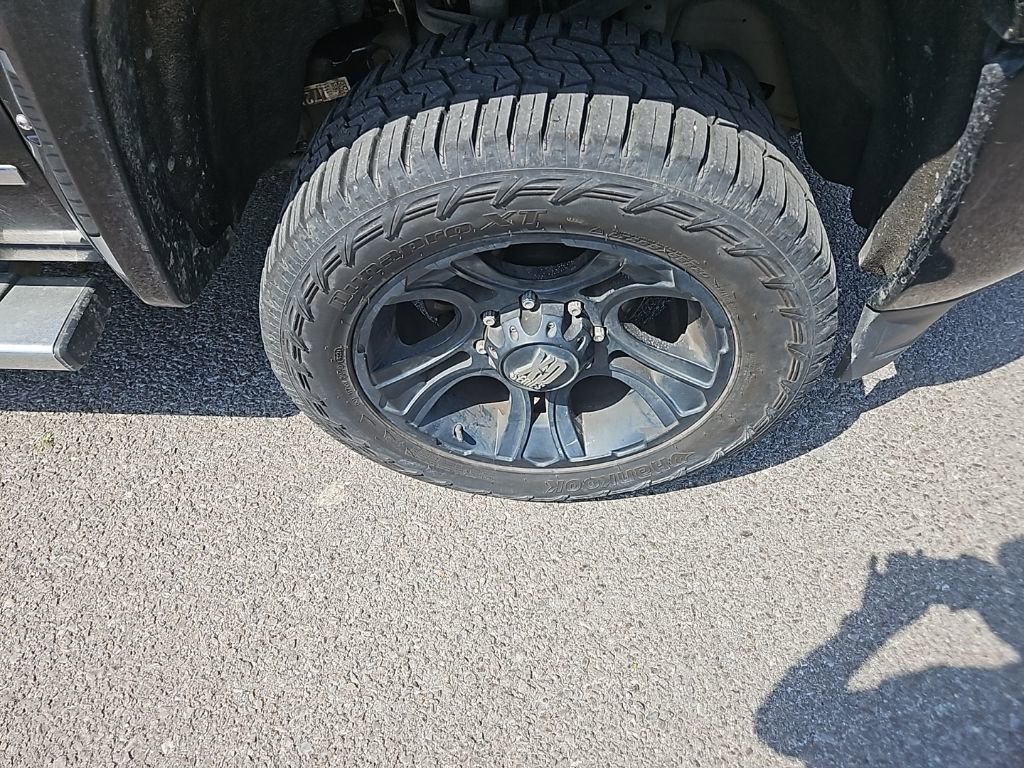 Used 2015 GMC Sierra 2500 Denali w/ Driver Alert Package image 11