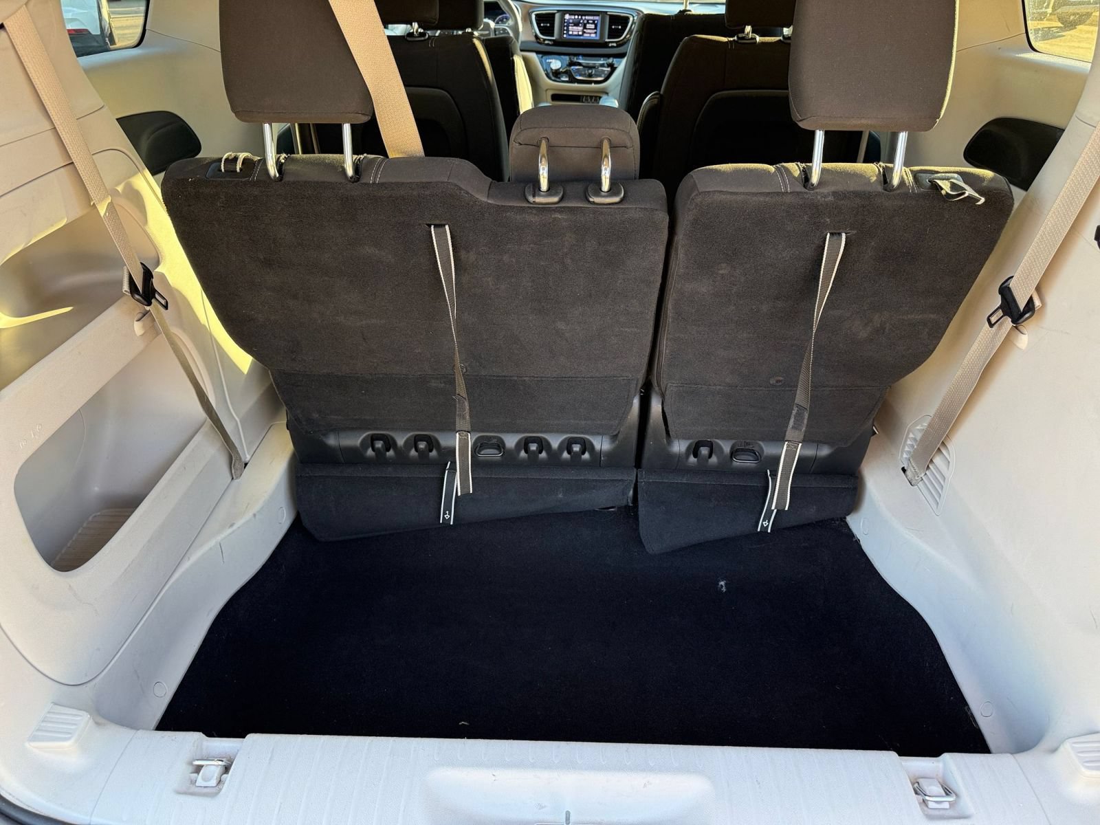 Used 2024 Chrysler Voyager LX FWD image 32