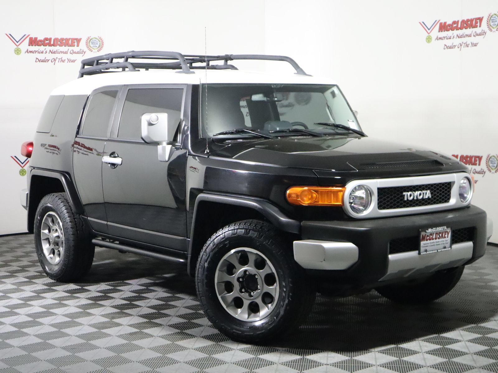 Used 2011 Toyota FJ Cruiser 4WD w/ Upgrade Pkg image 2