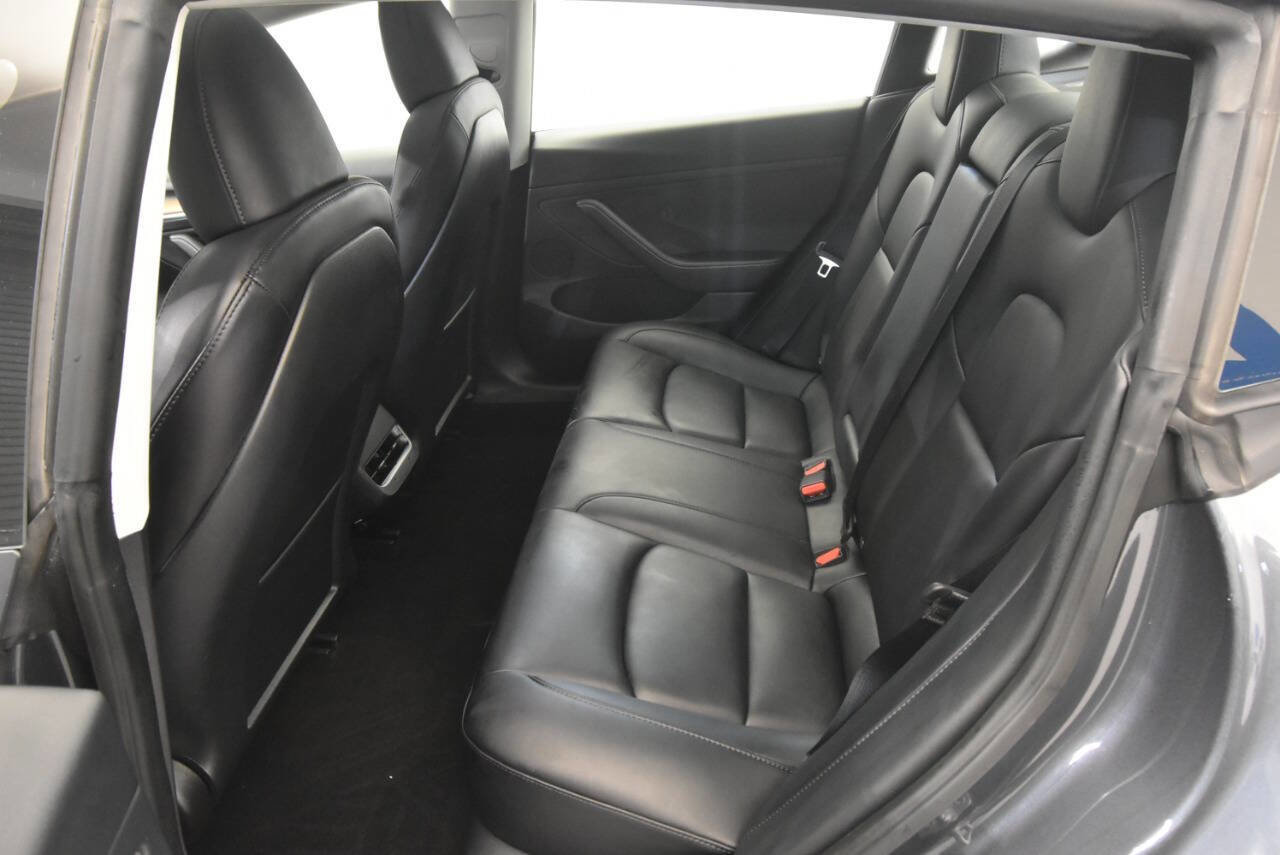 Used 2023 Tesla Model 3 Standard Range image 19