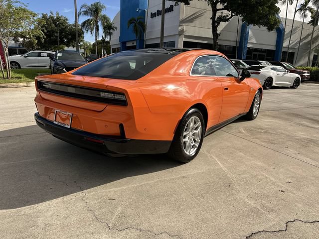 Used 2025 Dodge Charger Daytona R/T w/ Sun & Sound Package AWD/4WD image 38