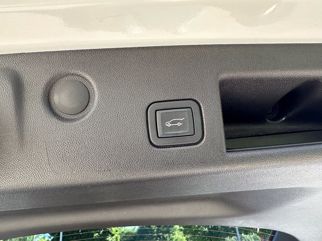 Used 2024 Chevrolet Equinox LT FWD image 27