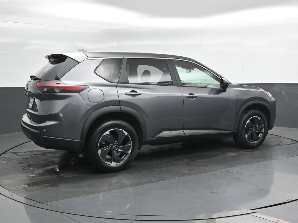 Used 2025 Nissan Rogue SV AWD/4WD image 2