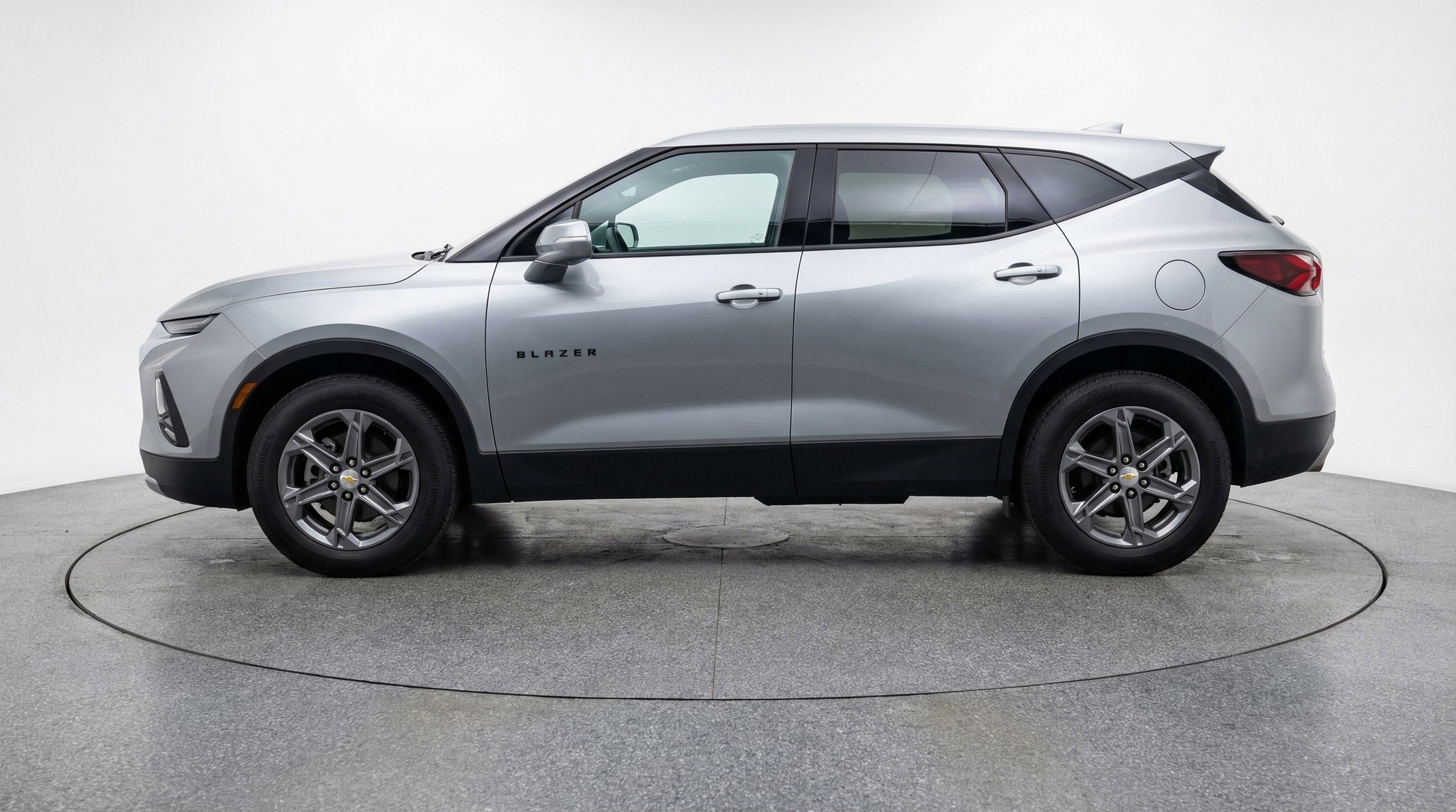 Used 2025 Chevrolet Blazer LT FWD image 5