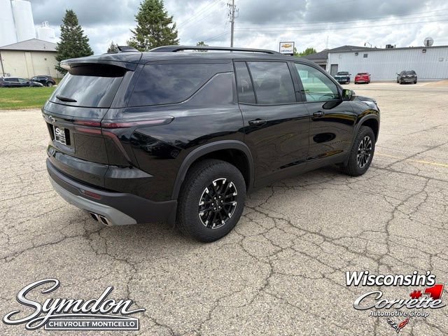 Used 2025 Chevrolet Traverse Z71 w/ LPO, Illumination Package AWD/4WD image 4