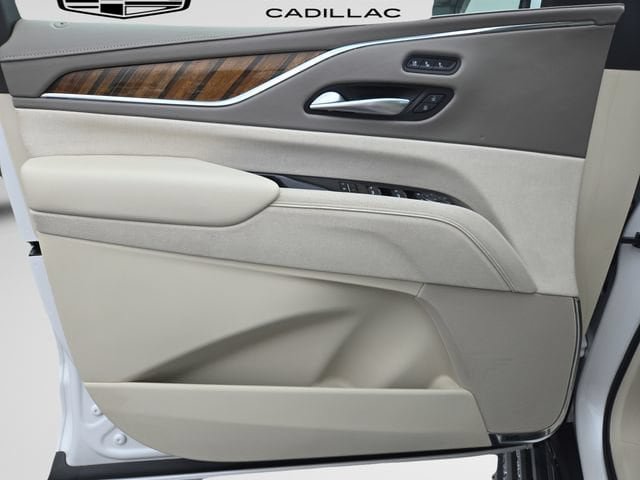 Certified 2023 Cadillac Escalade Premium Luxury Platinum w/ LPO, Radiant Package AWD/4WD image 17
