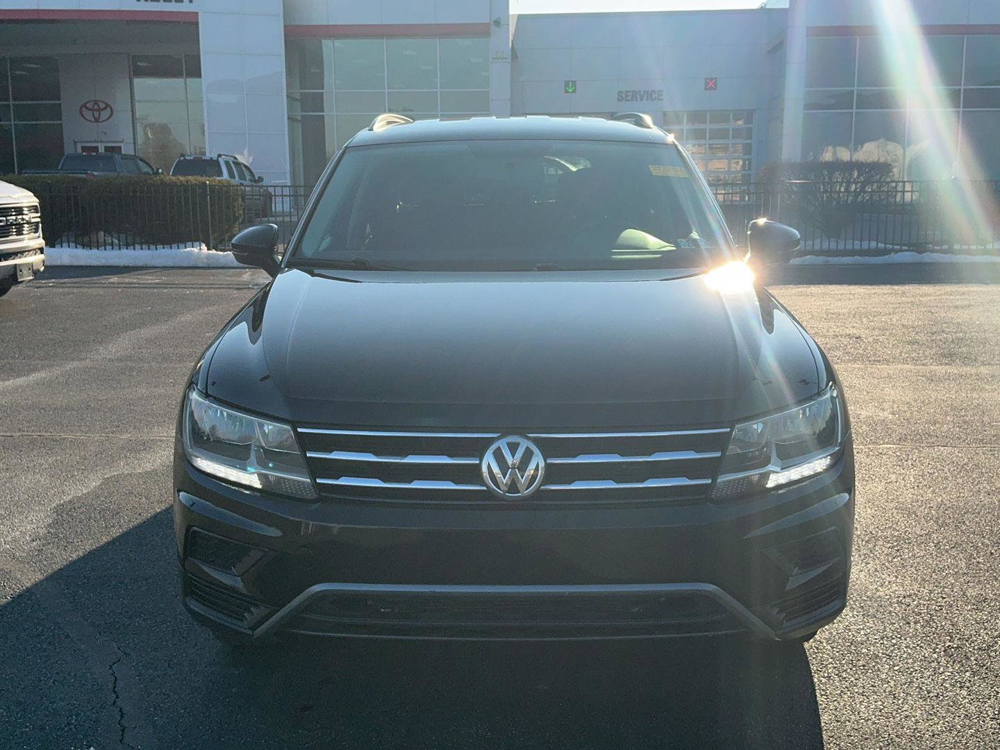 Used 2020 Volkswagen Tiguan S image 2