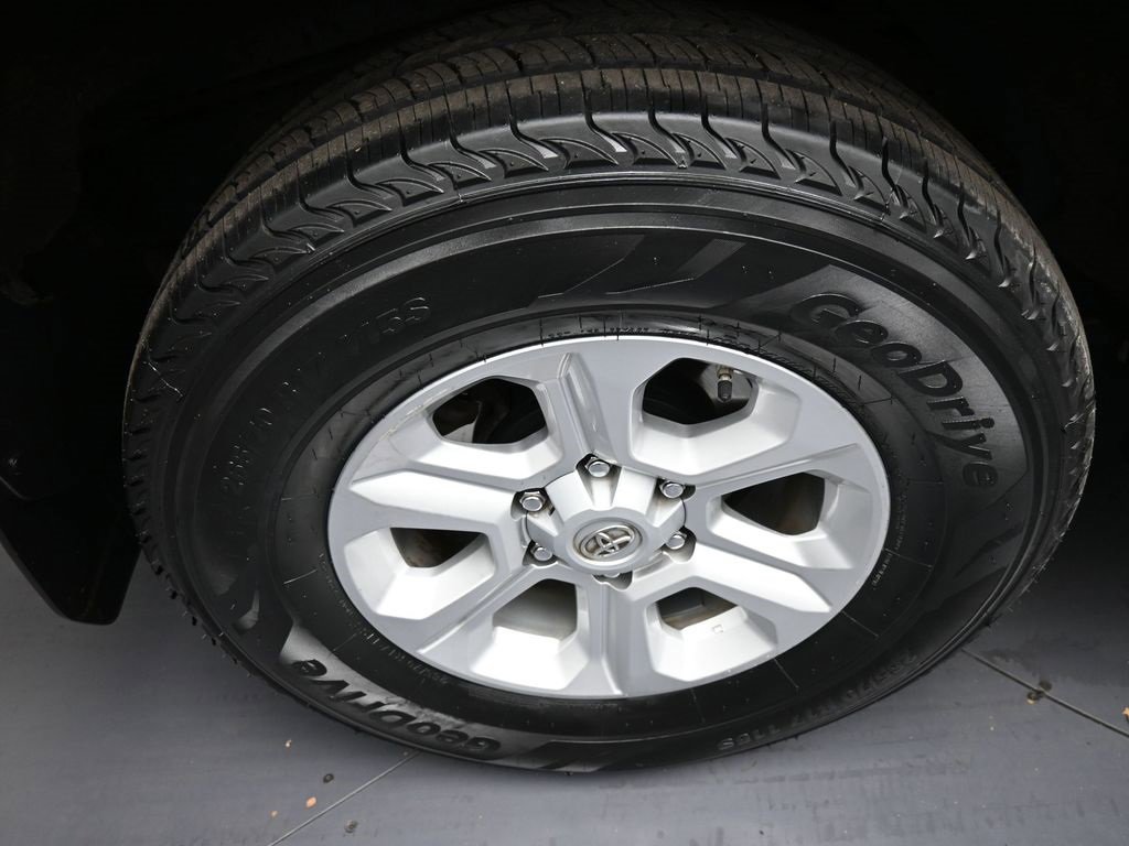 Certified 2016 Toyota 4Runner SR5 image 12