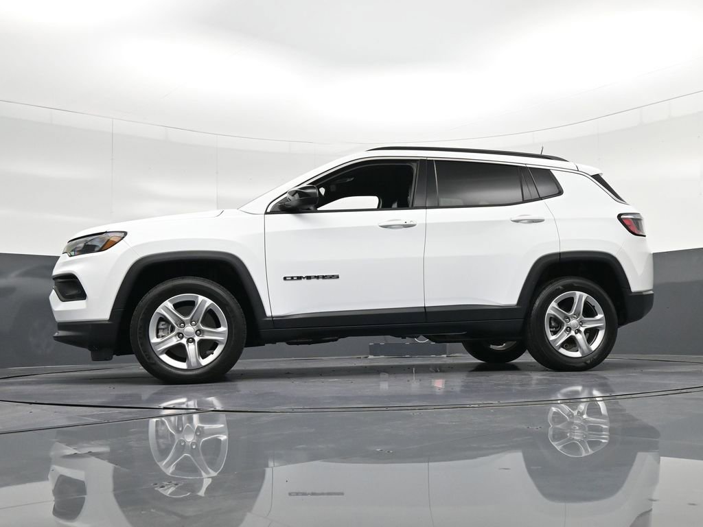 Used 2024 Jeep Compass Latitude AWD/4WD image 34