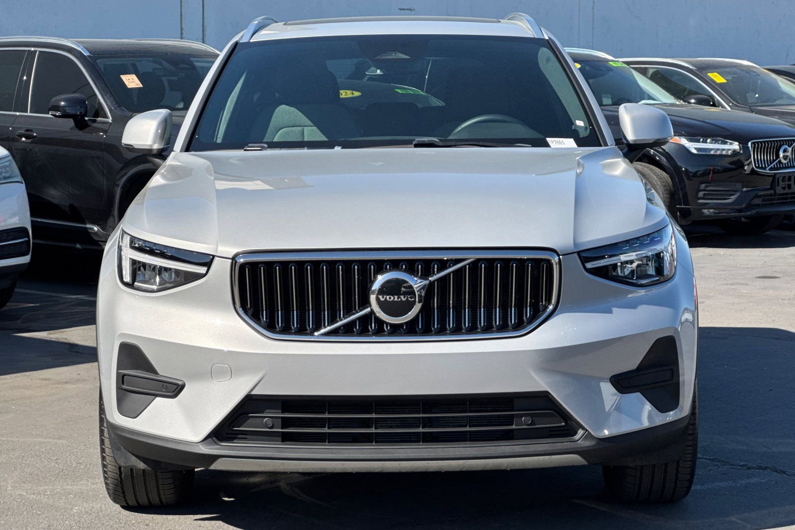 Certified 2025 Volvo XC40 B5 Core AWD/4WD image 11