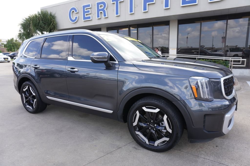 Used 2024 Kia Telluride S image 1