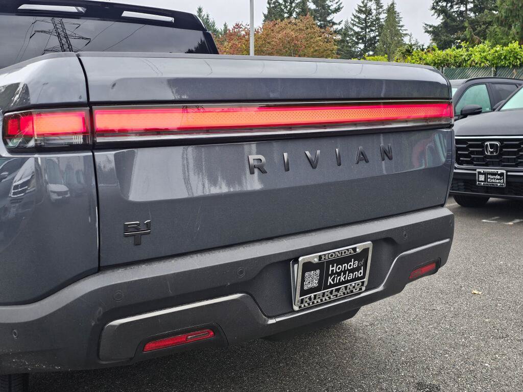 Used 2026 Rivian R1T Adventure Dual AWD/4WD image 16