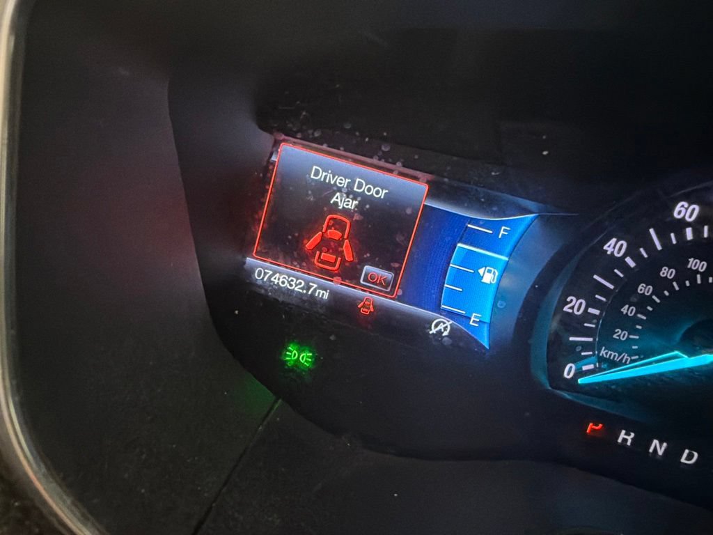 Used 2020 Ford Fusion SE FWD image 3