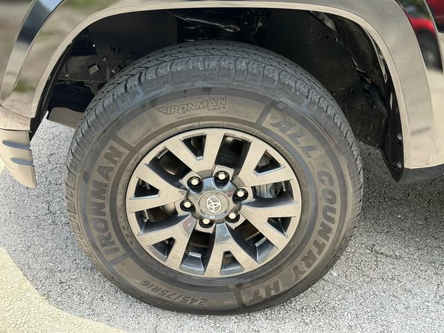 Used 2023 Toyota Tacoma SR5 w/ Technology Package RWD image 11
