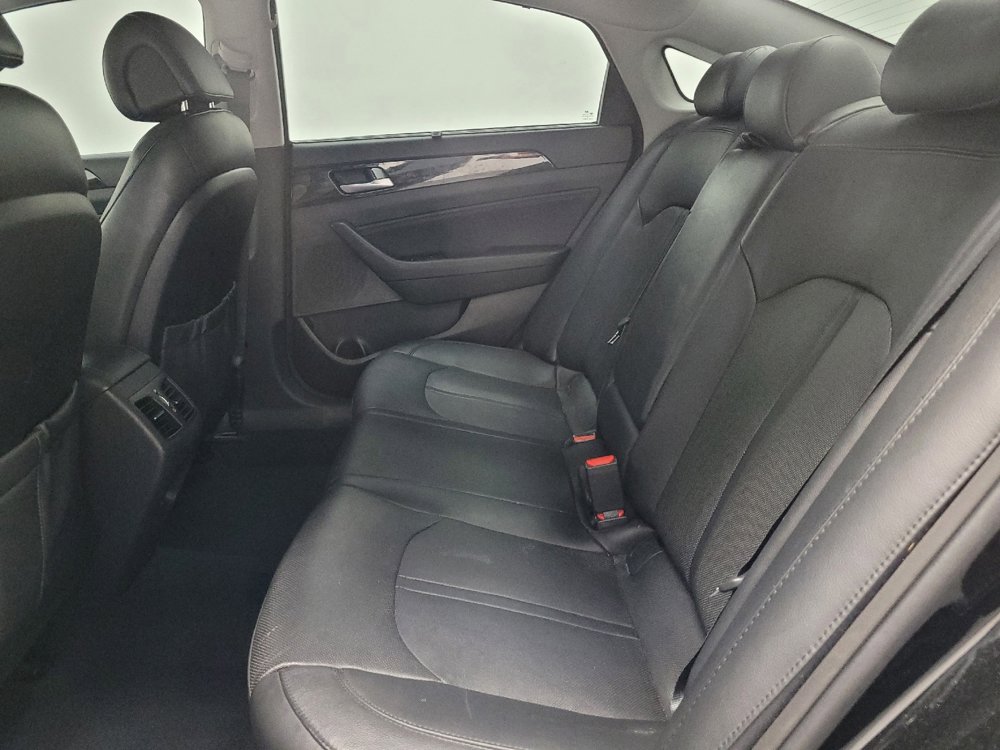 Used 2015 Hyundai Sonata Limited w/ Option Group 06 FWD image 18