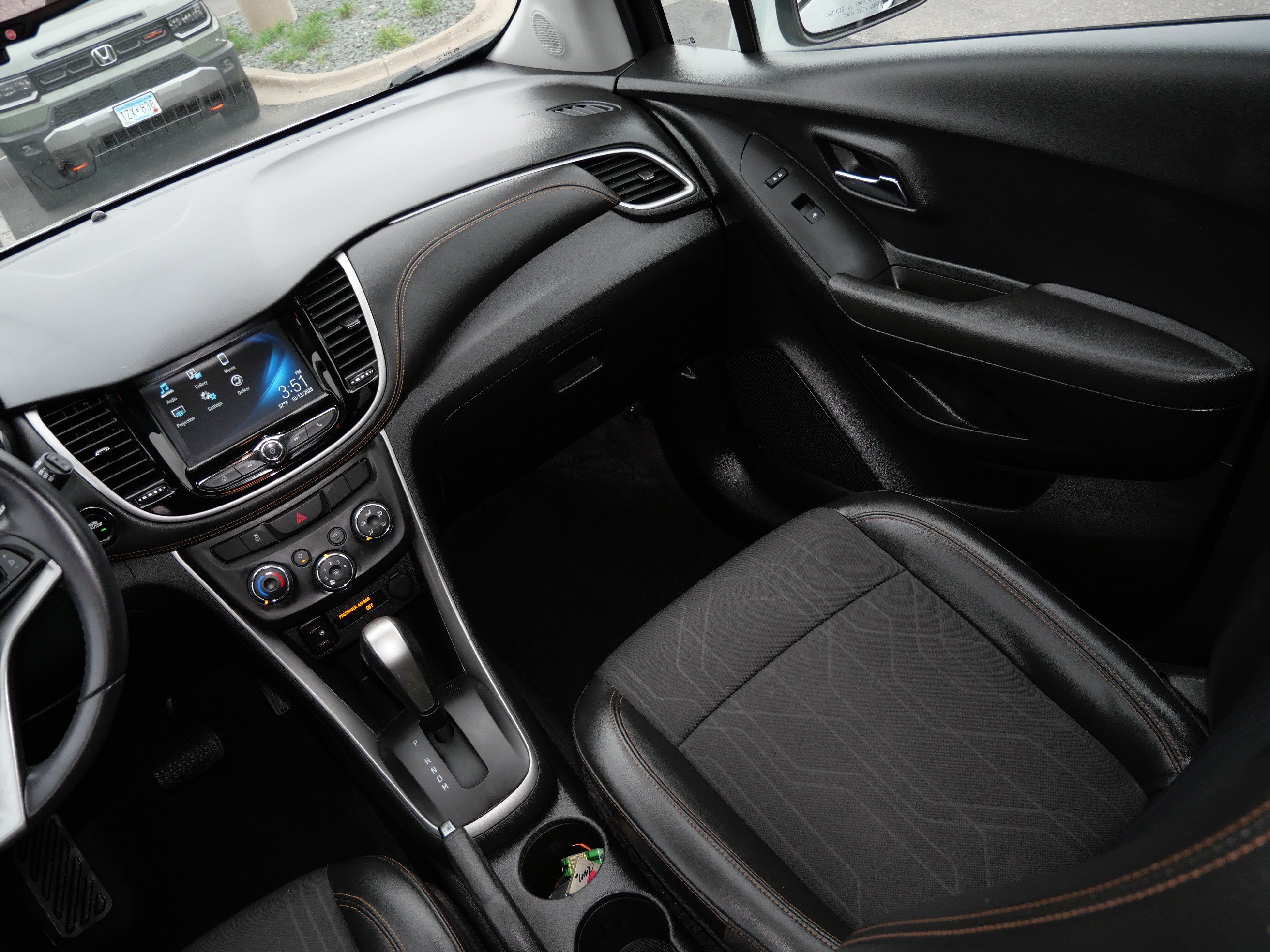 Used 2017 Chevrolet Trax LT w/ LT Convenience Package AWD/4WD image 11
