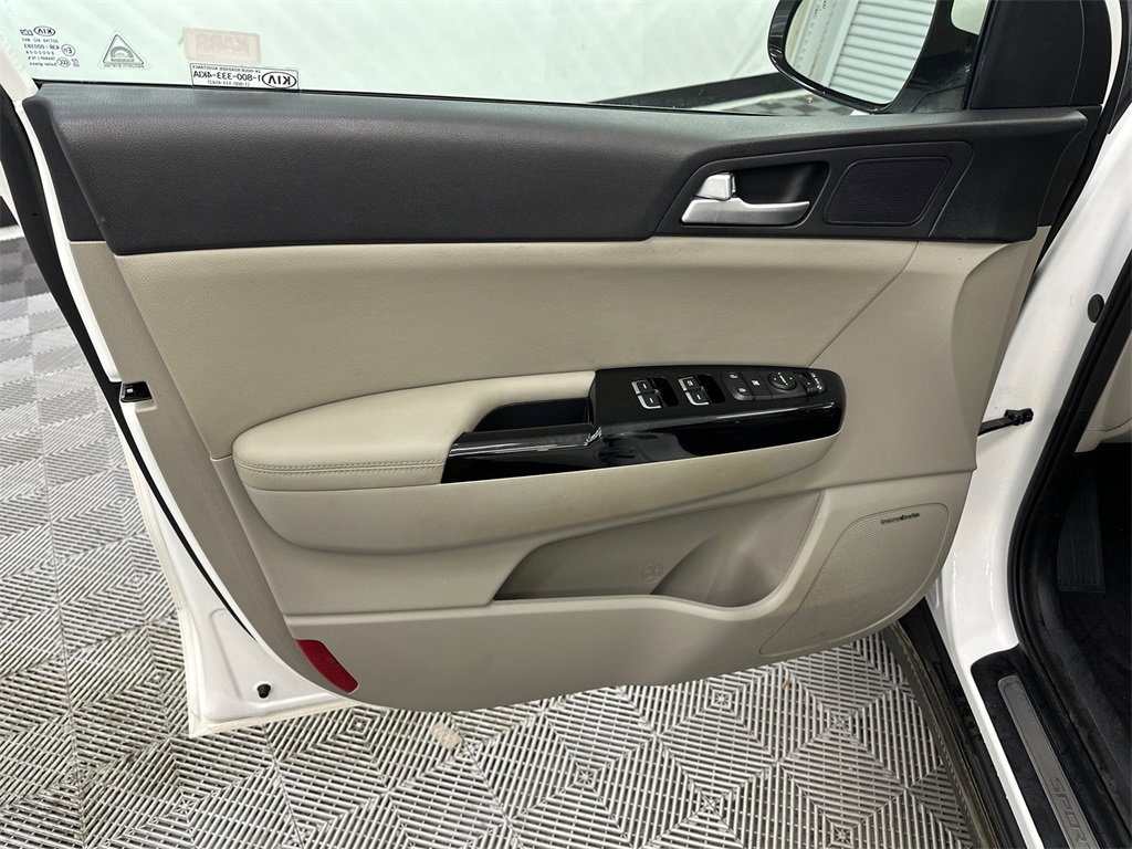 Used 2020 Kia Sportage SX image 11