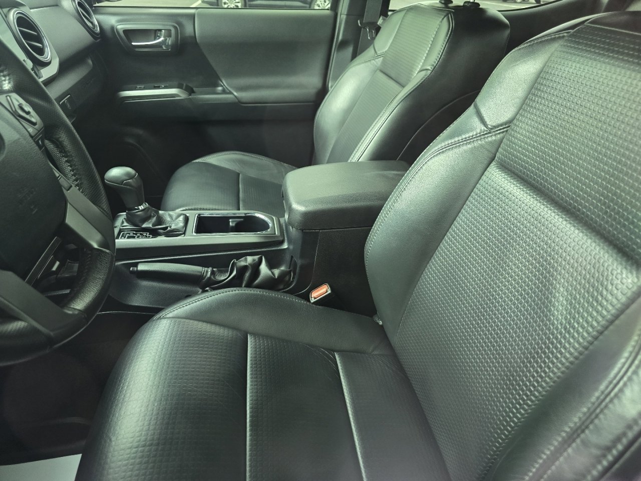 Used 2019 Toyota Tacoma TRD Off-Road AWD/4WD image 22