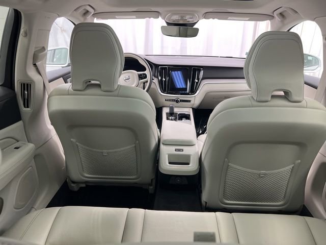 Used 2023 Volvo V60 B5 Cross Country Plus w/ Climate Package image 11