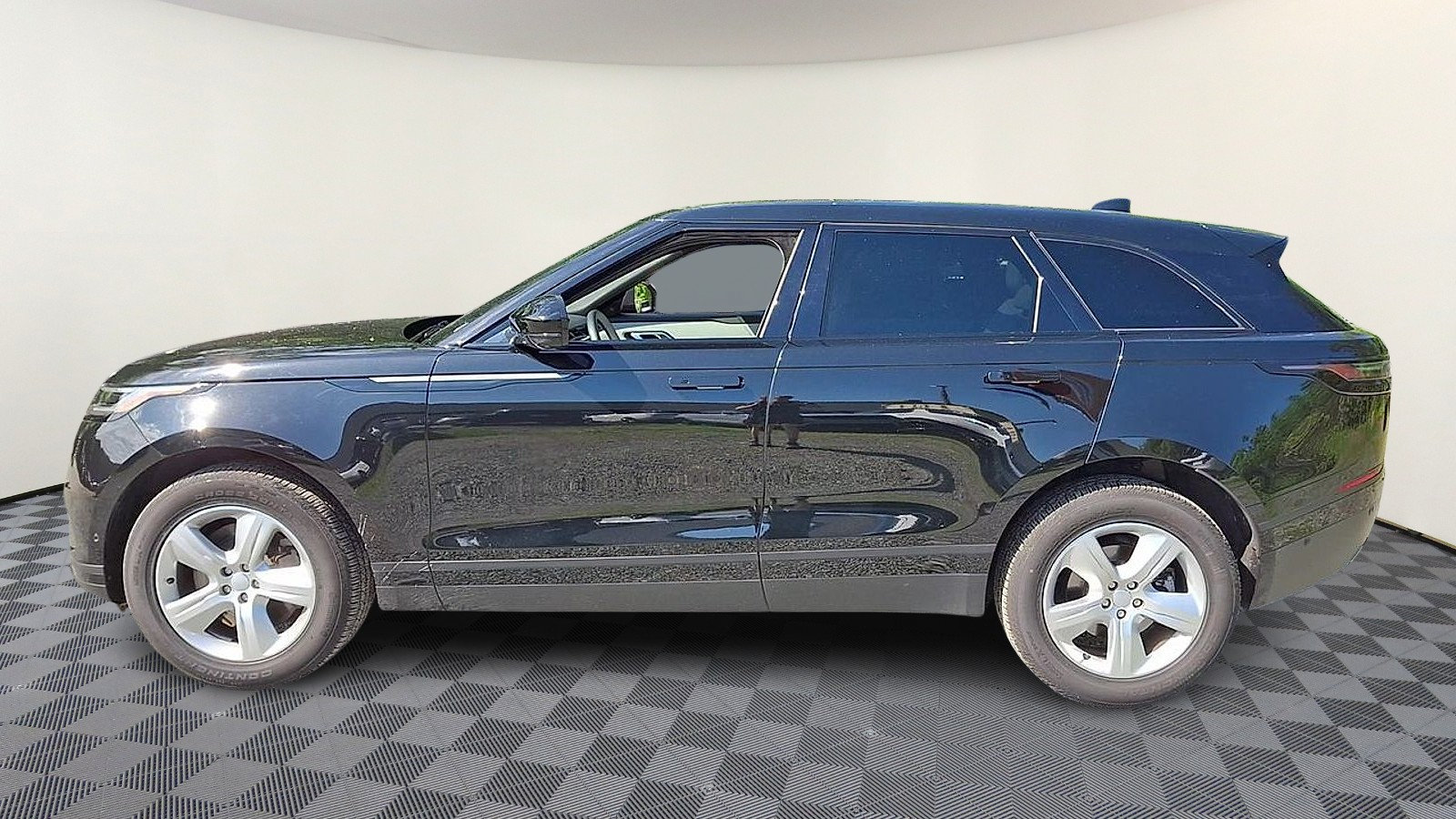 Certified 2026 Land Rover Range Rover Velar S AWD/4WD image 5
