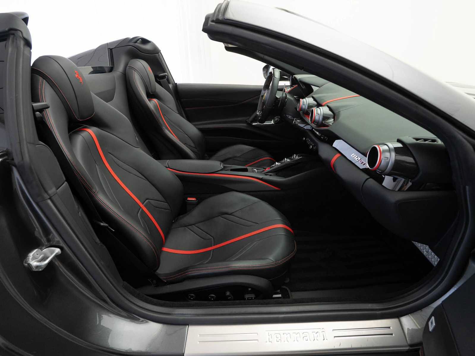 Used 2021 Ferrari 812 GTS RWD image 10