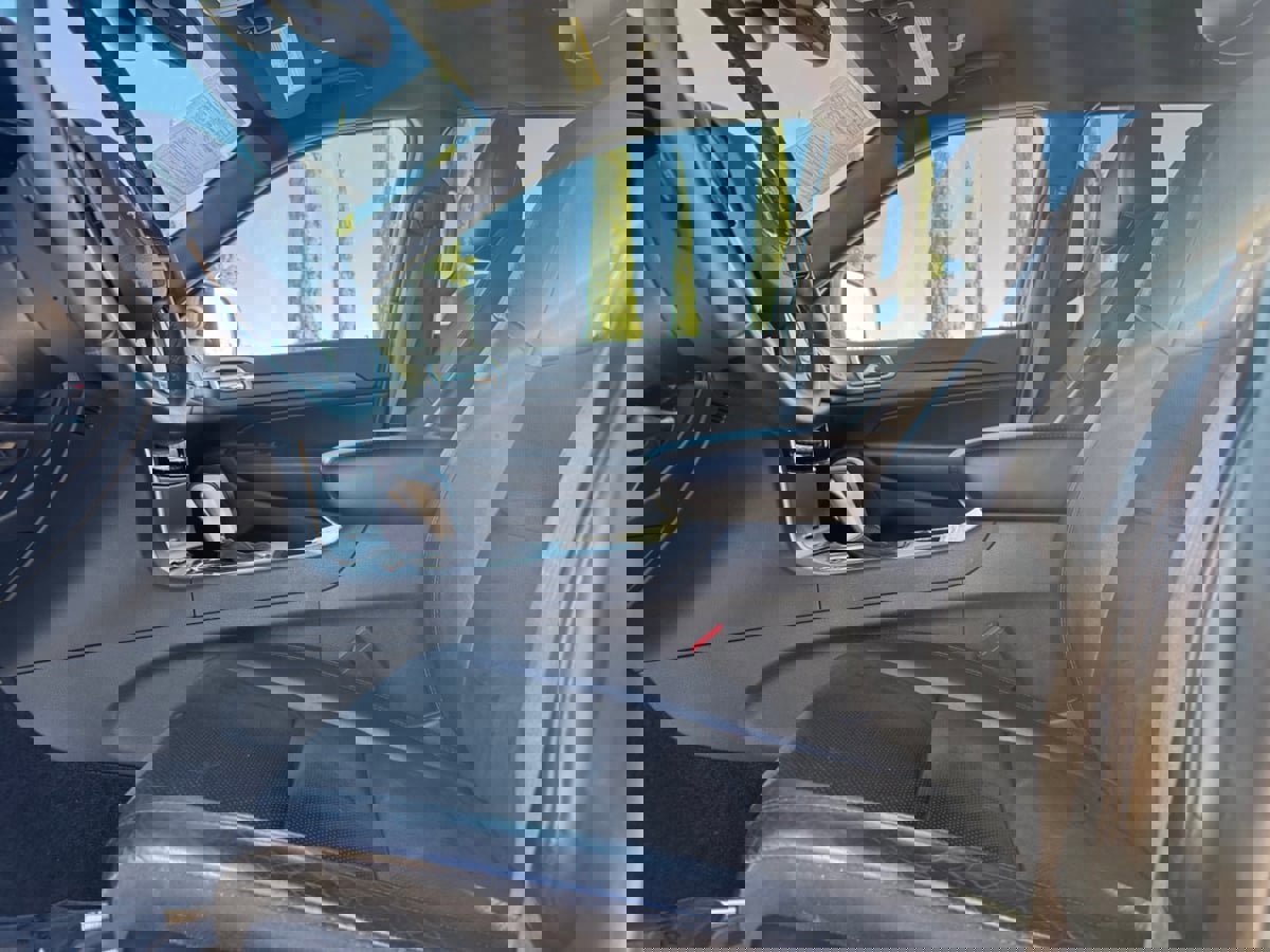 Used 2019 Jeep Grand Cherokee Altitude image 16