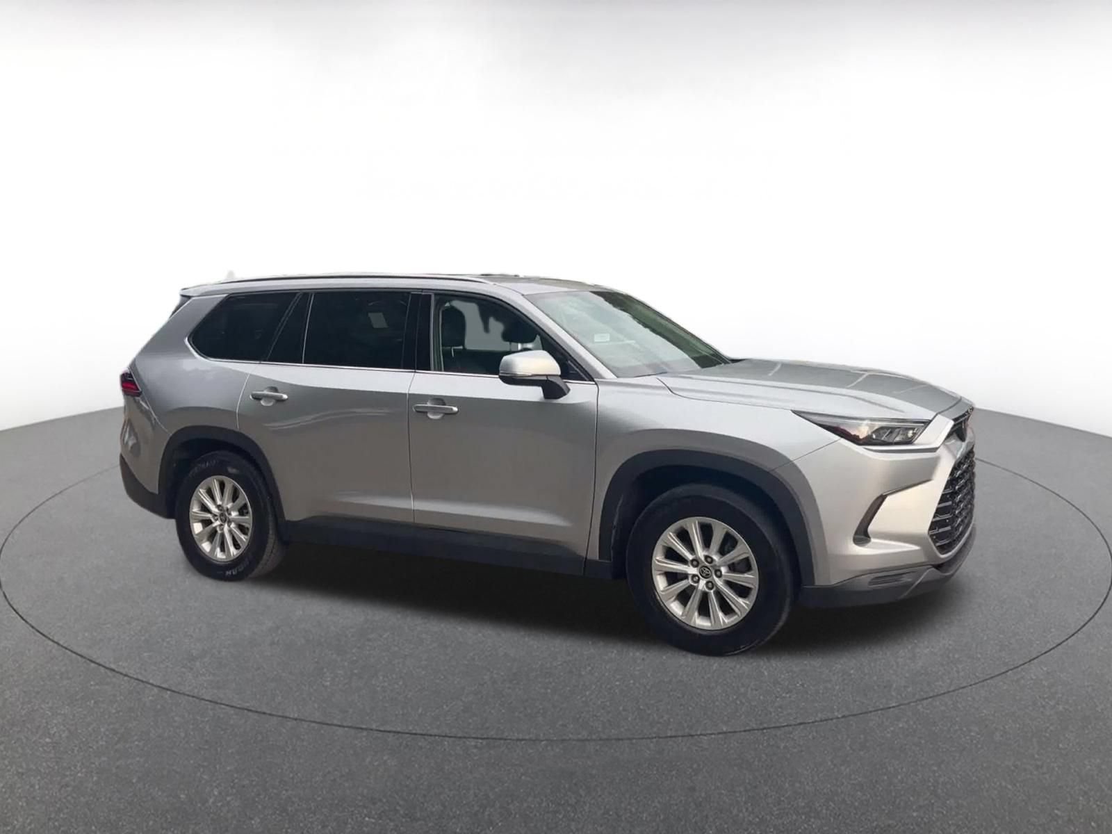 Used 2025 Toyota Grand Highlander FWD video 2