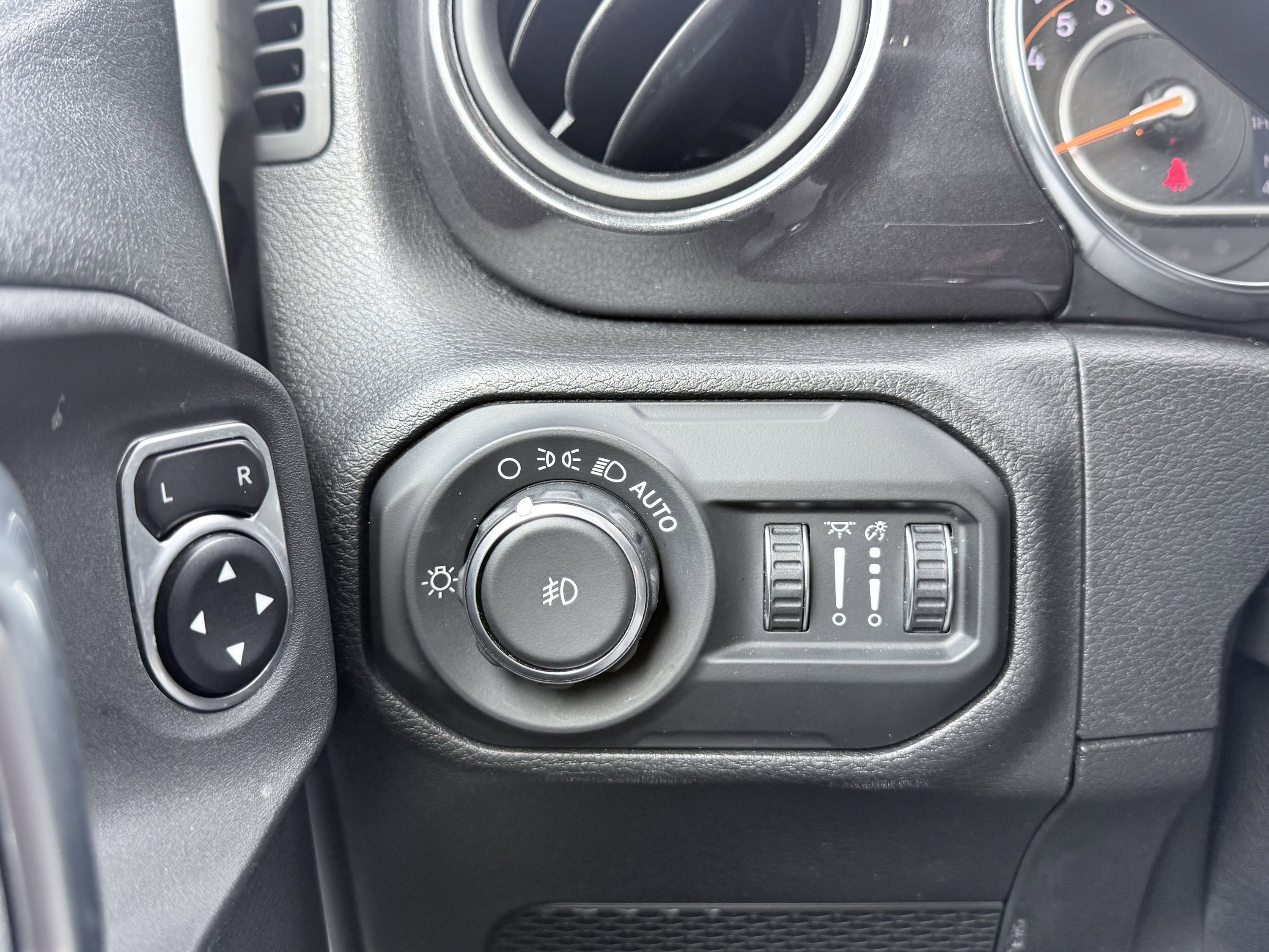 Used 2021 Jeep Wrangler Unlimited Sport AWD/4WD image 66